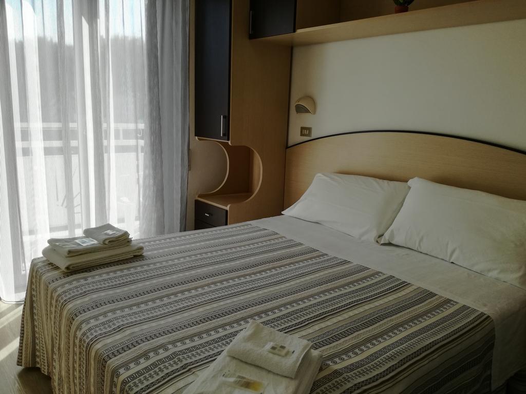 בלריה-איגאה מרינה B&B Hotel Serenita מראה חיצוני תמונה